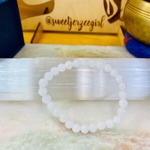 Handmade White Jade Gemstone Stretch Bracelet 6mm